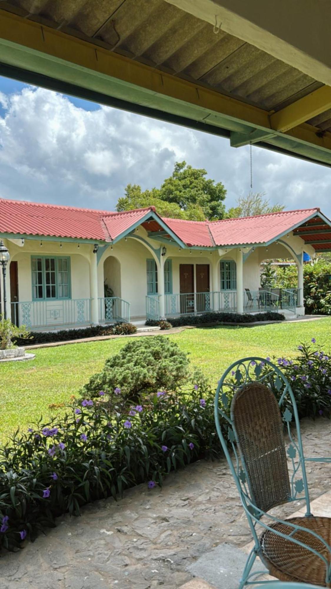 La Maison D' Ivonne Antón Exterior foto